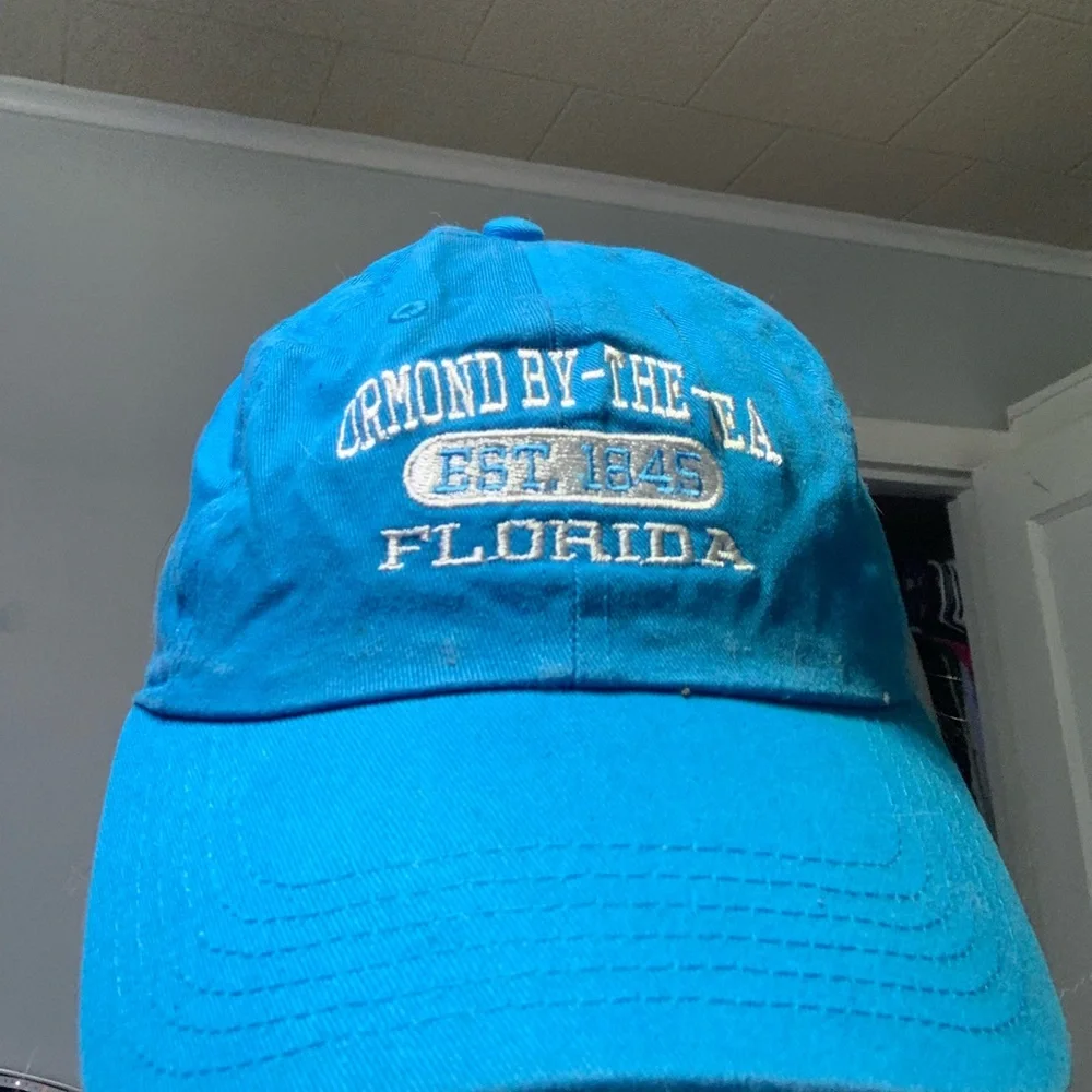 hat - Picture 1 of 3
